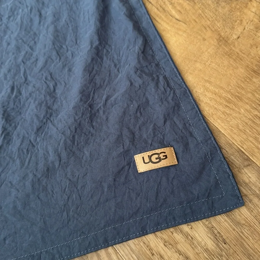 SINGLE UGG King Blue Pillow Sham